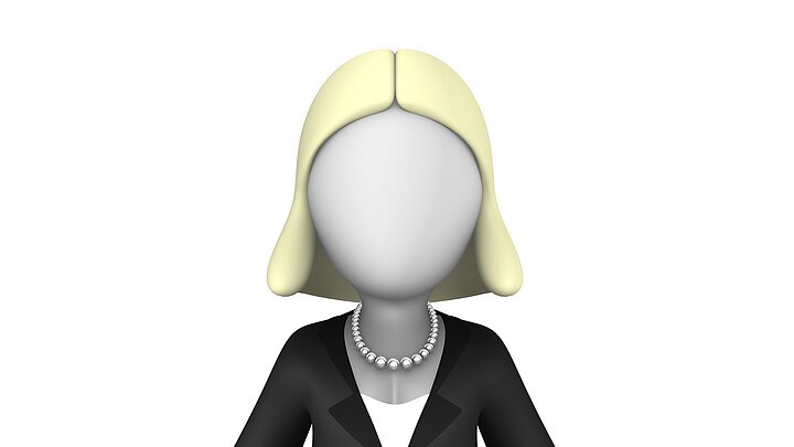 kobieta z jasnymi włosami