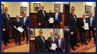 kolaż zdjęć przedstawiających pracowników otrzymujących dyplomy z okazji jubileuszu pracy z Władzami wydziału