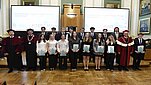 Studenci pierwszego roku WZ AGH podczas uroczystości Inauguracji